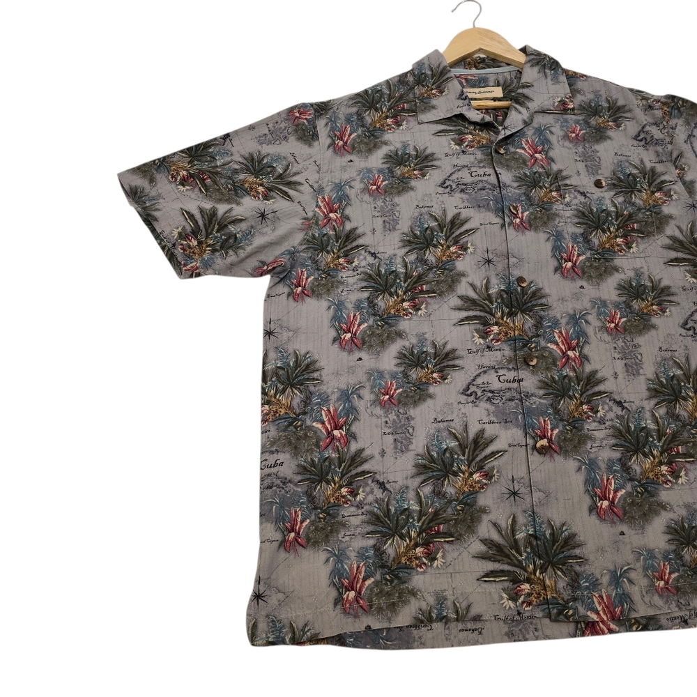 Tommy Bahama Silk Hawaiian Shirt, Floral Gray Caribbean Island Map, Mens Size XL - Picture 3 of 11